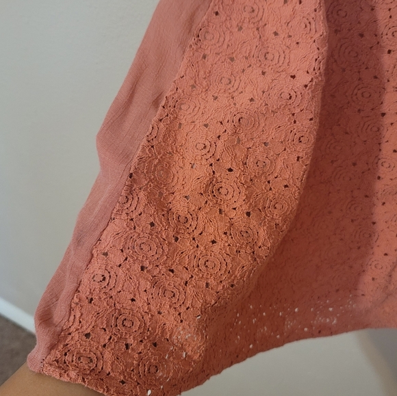 Mine Blouse ( 🌵FOR BUNDLES ONLY ) - Picture 4 of 5